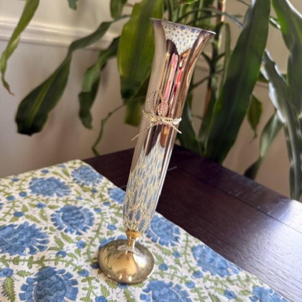 Vera Wang Love Knot Bud Vase